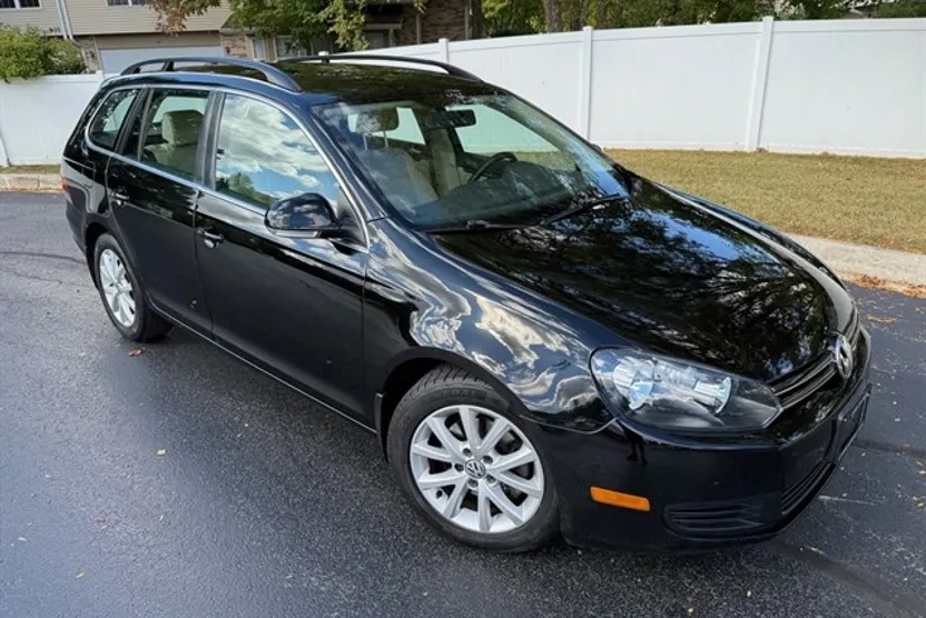 2014 Volkswagen Jetta SportWagen 2.5L SE photo 1