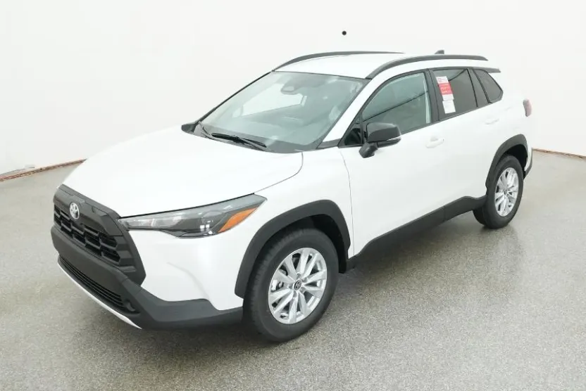 2026 Toyota Corolla Cross LE photo 1