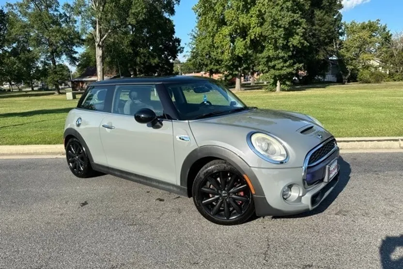 2014 Mini Cooper Hardtop S photo 1