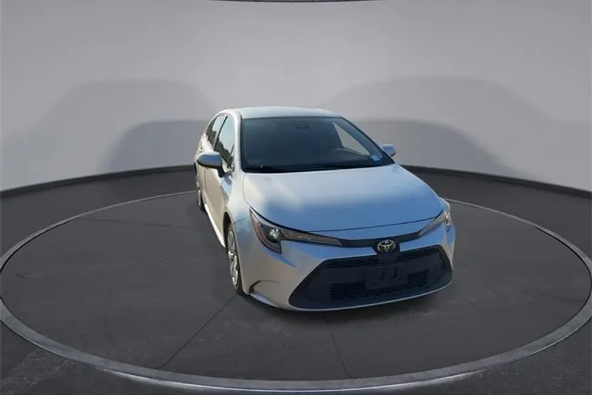2020 Toyota Corolla LE photo 1
