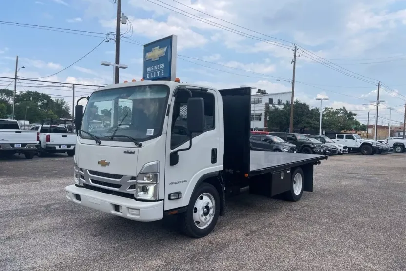 2024 Chevrolet Silverado 4500HD Base photo 1