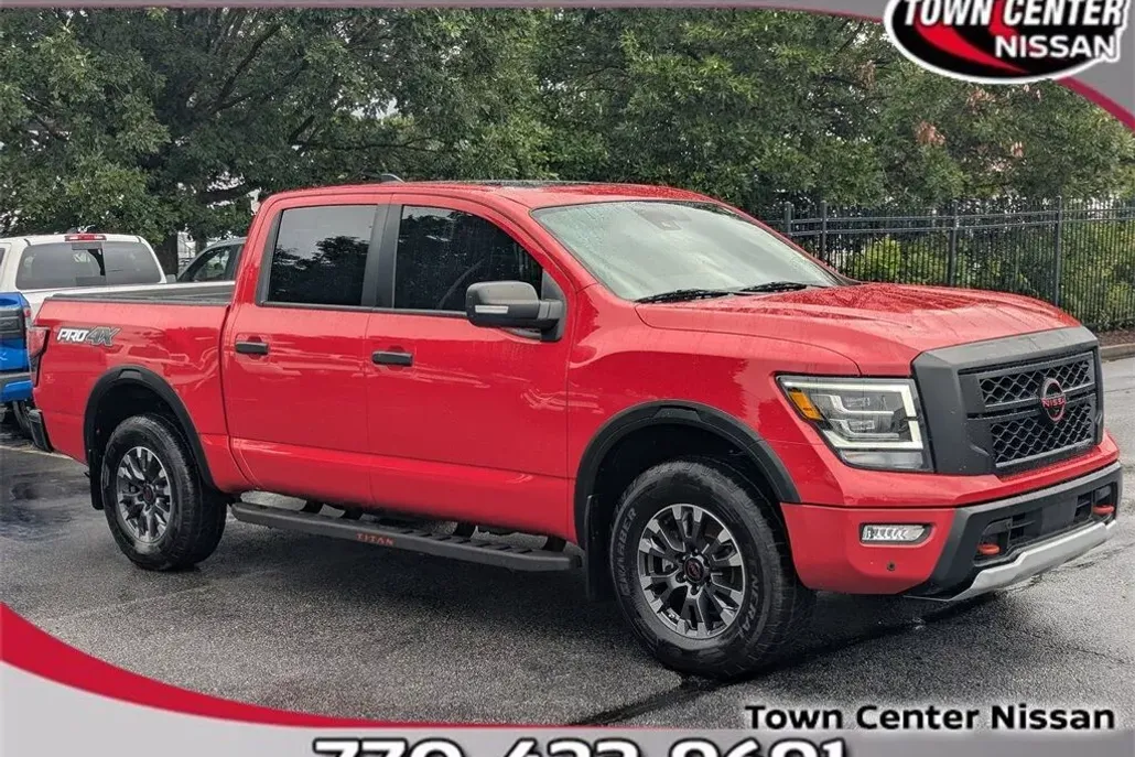 2023 Nissan Titan PRO-4X photo 1