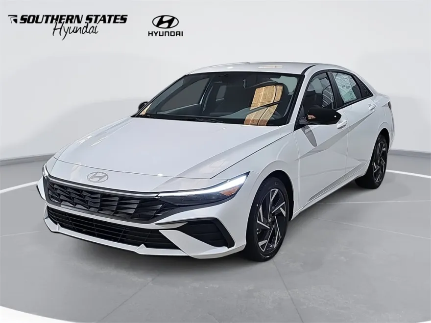 2025 Hyundai Elantra SEL Sport photo 1