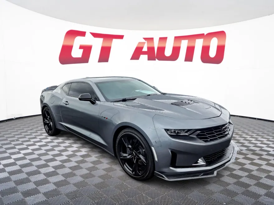 2021 Chevrolet Camaro LT1 photo 1