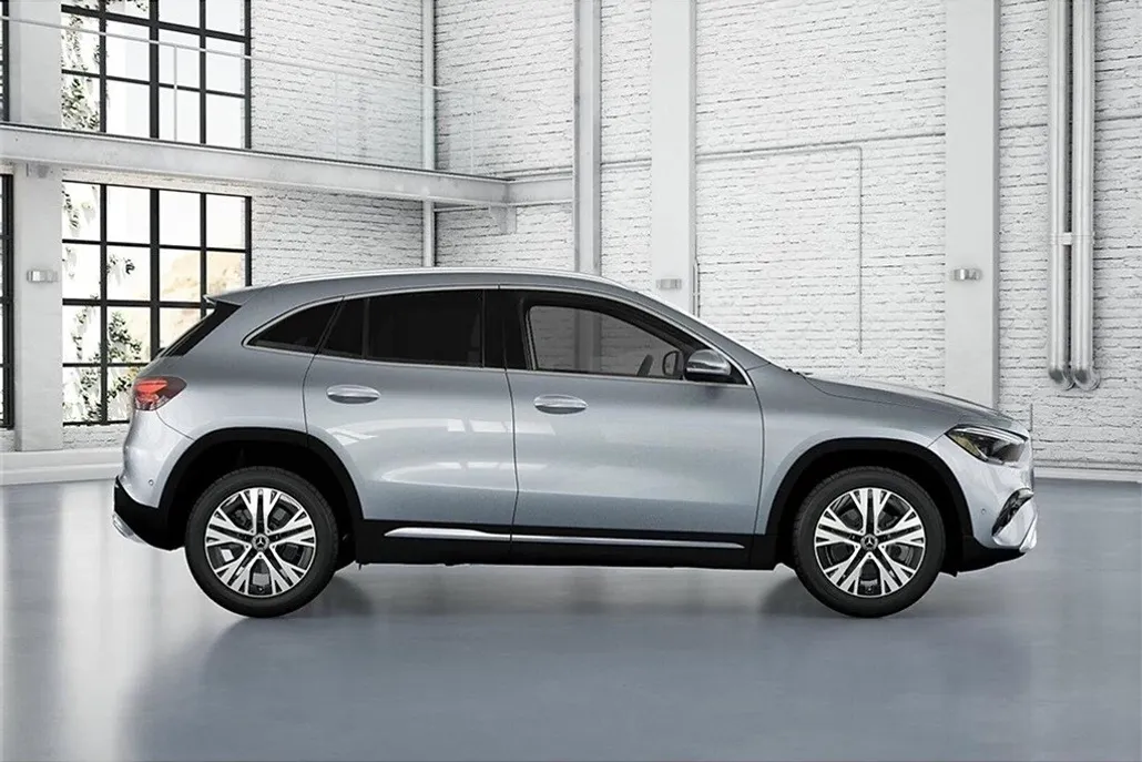 2026 Mercedes Benz GLA 250 4MATIC photo 1