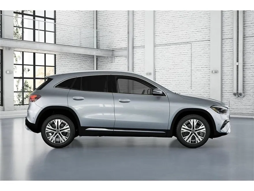 2026 Mercedes Benz GLA 250 4MATIC photo 1