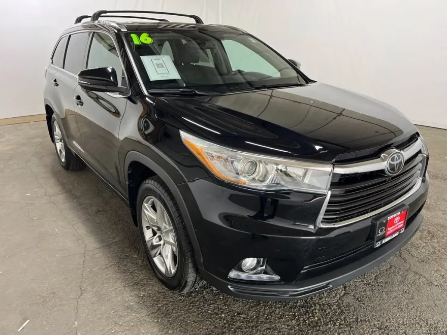 2016 Toyota Highlander Limited photo 1