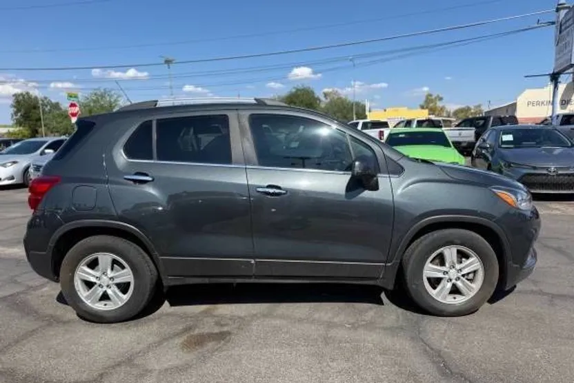 2018 Chevrolet Trax LT photo 1