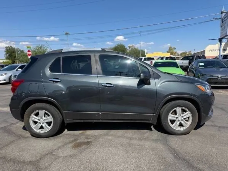 2018 Chevrolet Trax LT photo 1