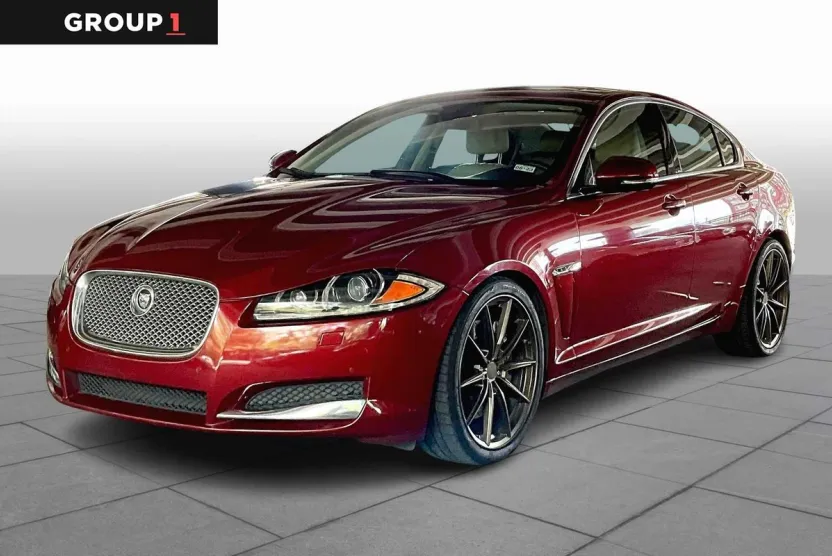 2012 Jaguar XF photo 1