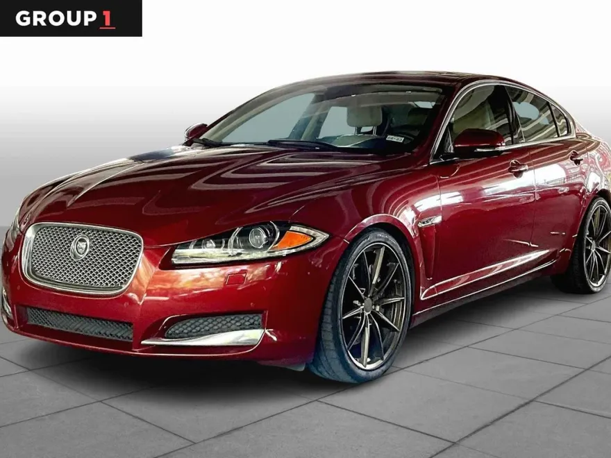 2012 Jaguar XF photo 1