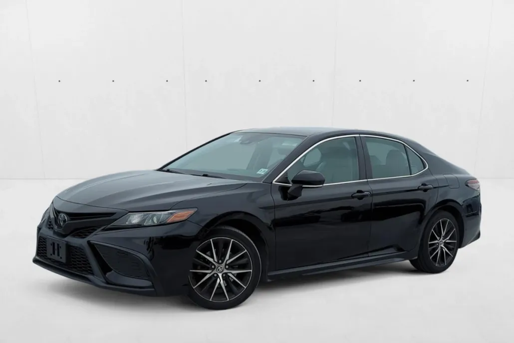 2022 Toyota Camry SE photo 1