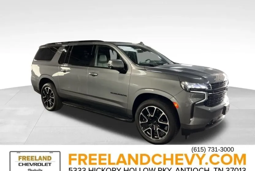 2022 Chevrolet Suburban RST photo 1