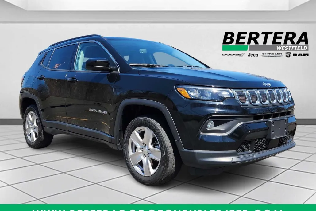 2022 Jeep Compass Latitude photo 1