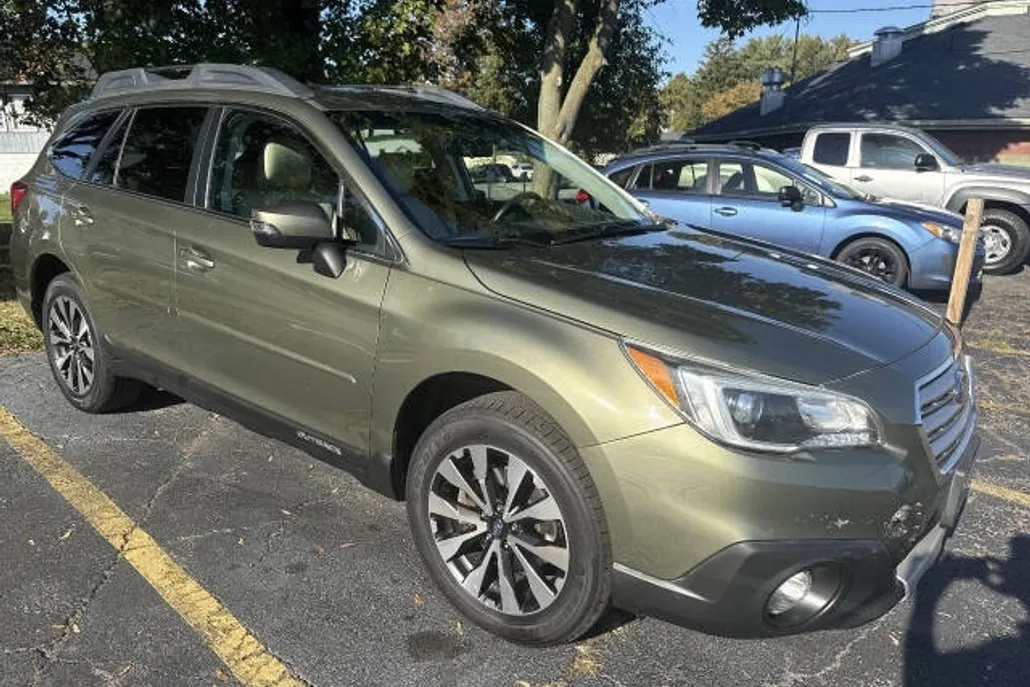 2016 Subaru Outback 3.6R Limited photo 1