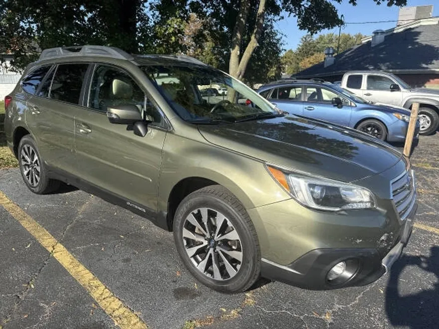 2016 Subaru Outback 3.6R Limited photo 1