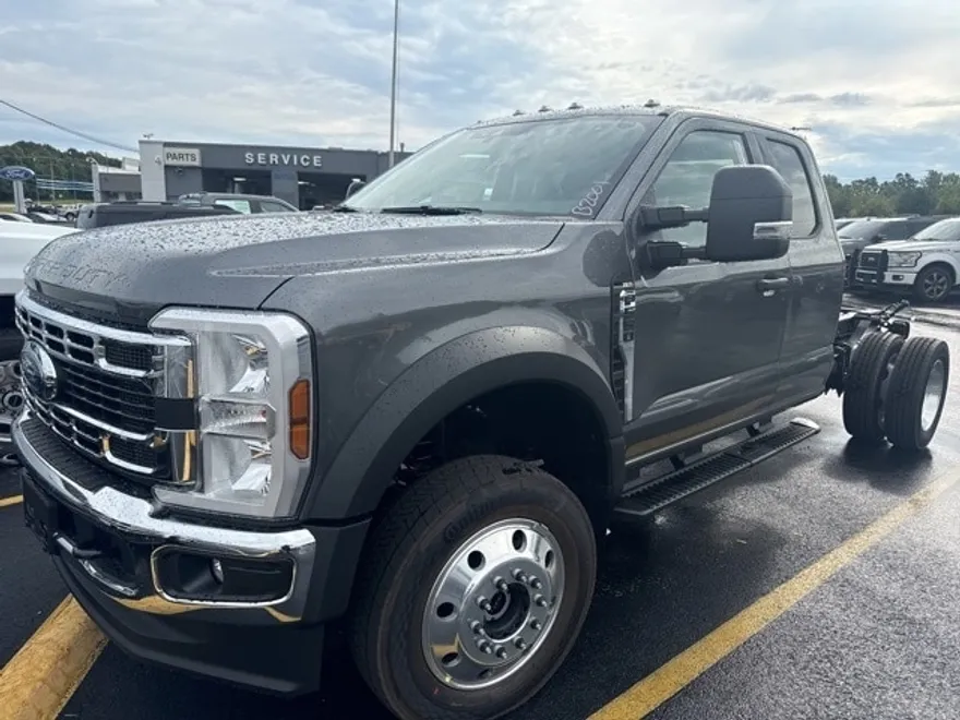 2026 Ford F-550 XLT photo 1