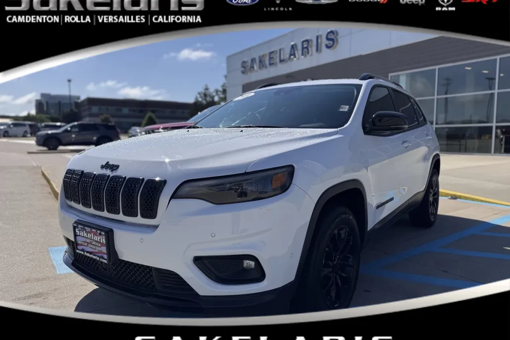 2023 Jeep Cherokee Altitude Lux photo 1