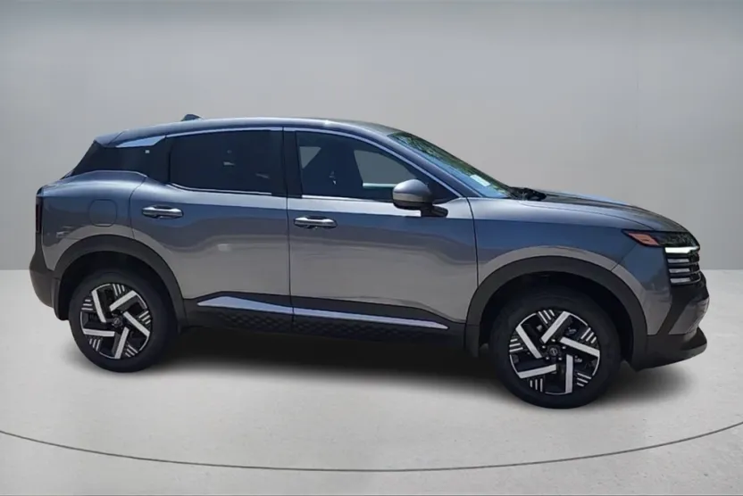 2025 Nissan Kicks SV photo 1
