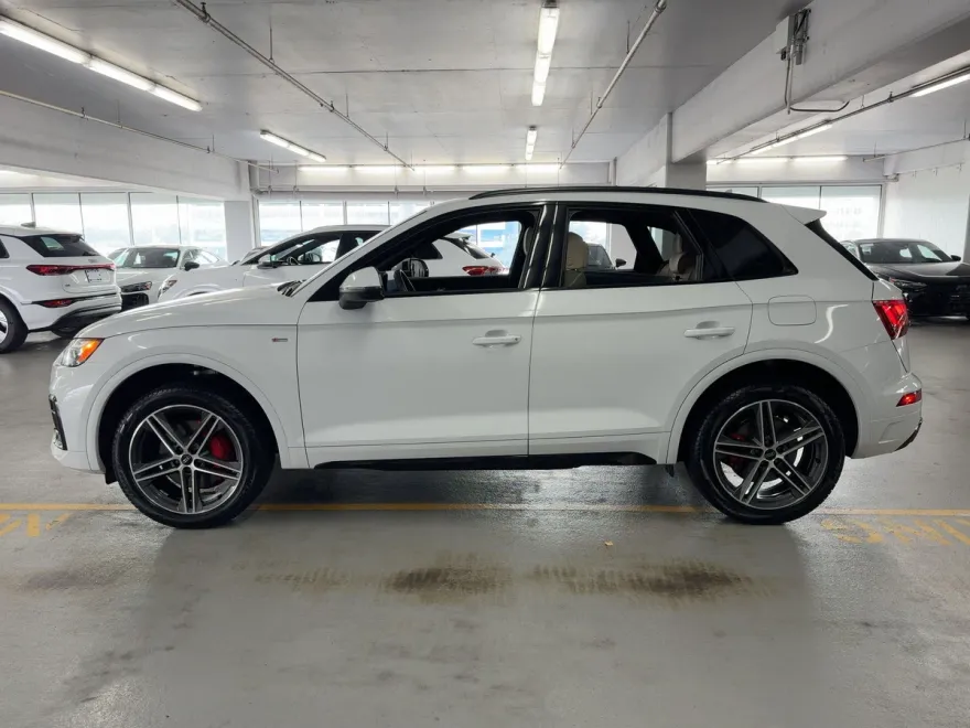 2024 Audi Q5 S line Premium Plus photo 1