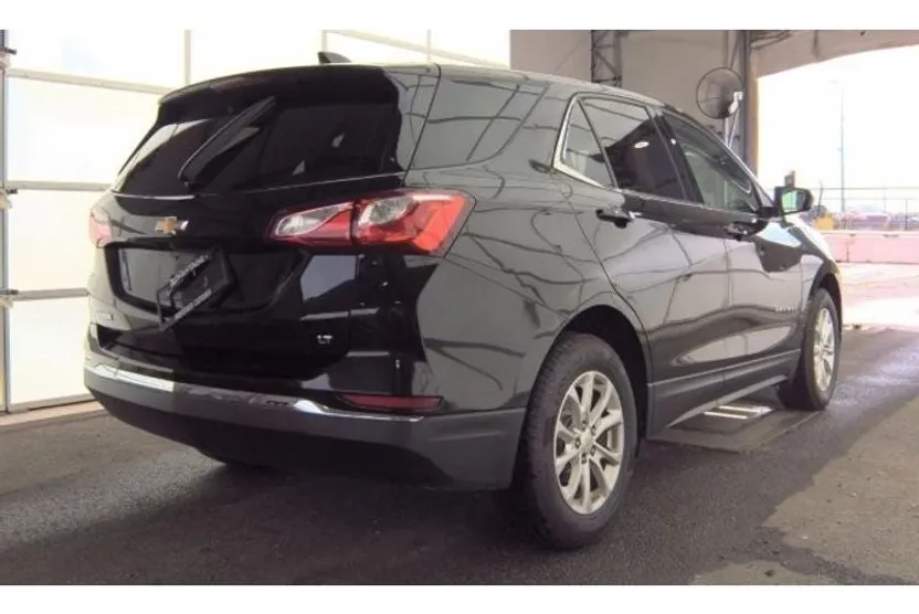 2018 Chevrolet Equinox LT photo 1