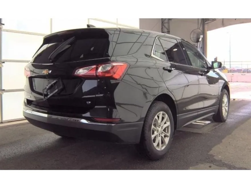2018 Chevrolet Equinox LT photo 1