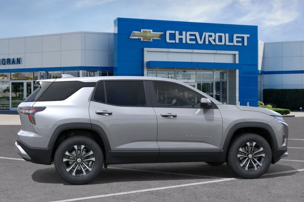2026 Chevrolet Equinox LT photo 1