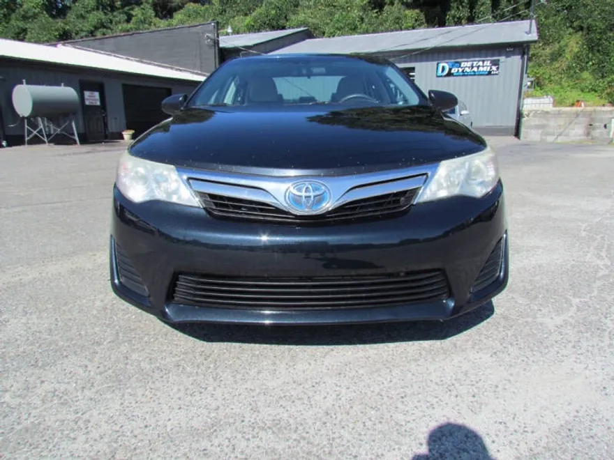 2014 Toyota Camry Hybrid LE photo 1