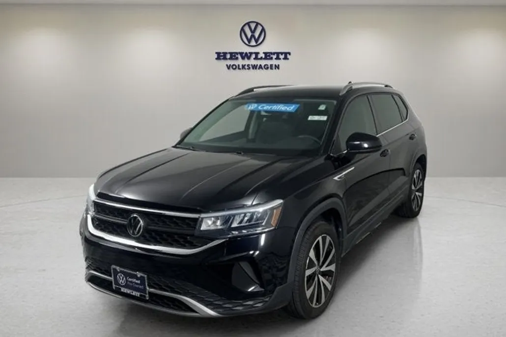 2022 Volkswagen Taos SE photo 1
