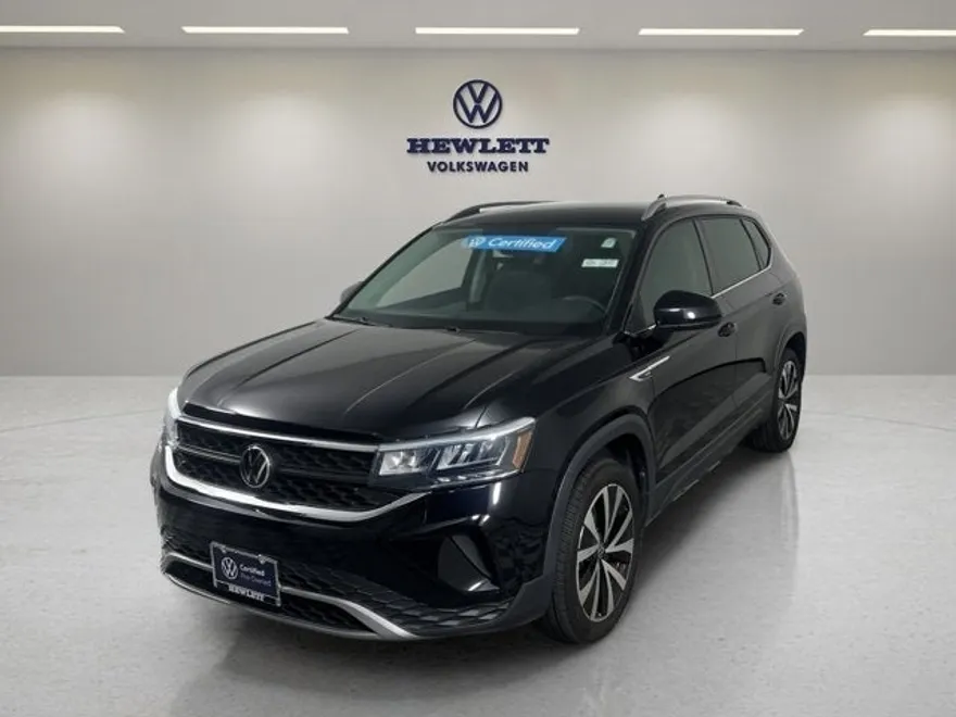 2022 Volkswagen Taos SE photo 1