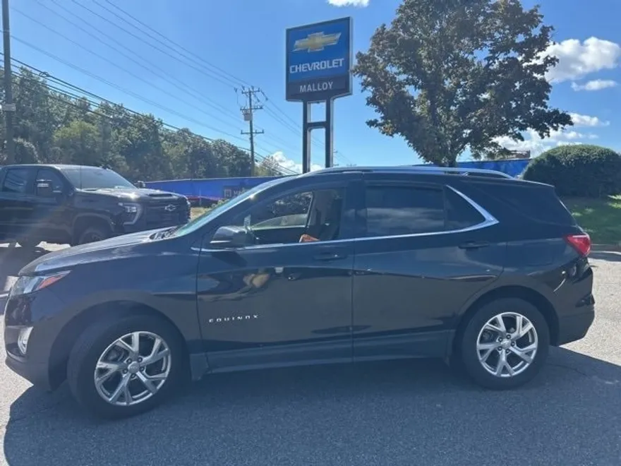 2020 Chevrolet Equinox LT photo 1