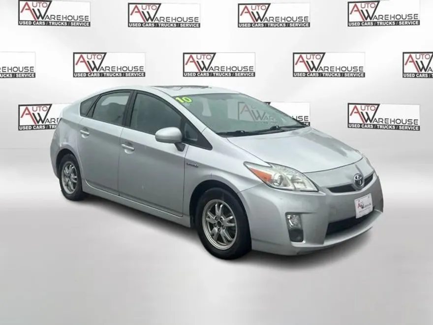 2012 Toyota Prius Five photo 1