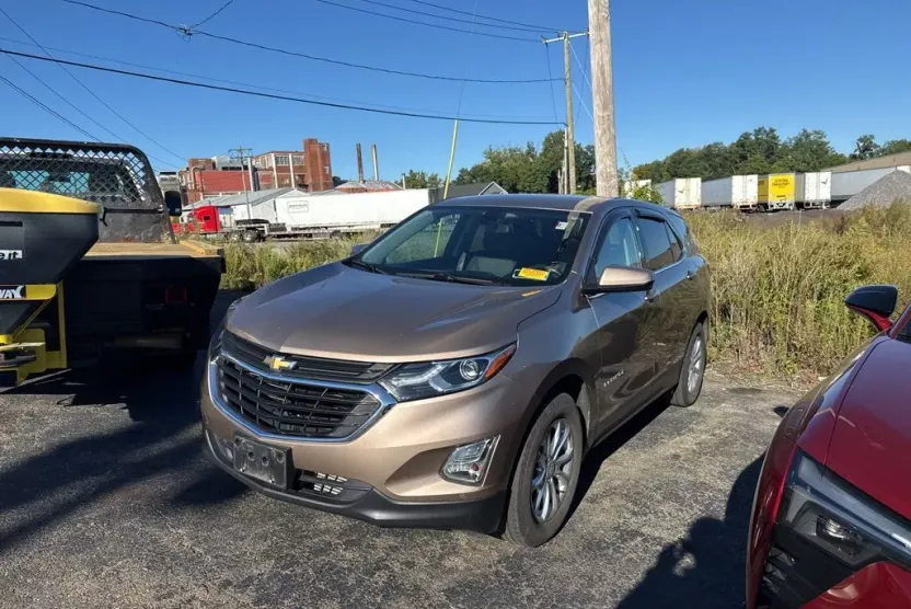 2018 Chevrolet Equinox LT photo 1