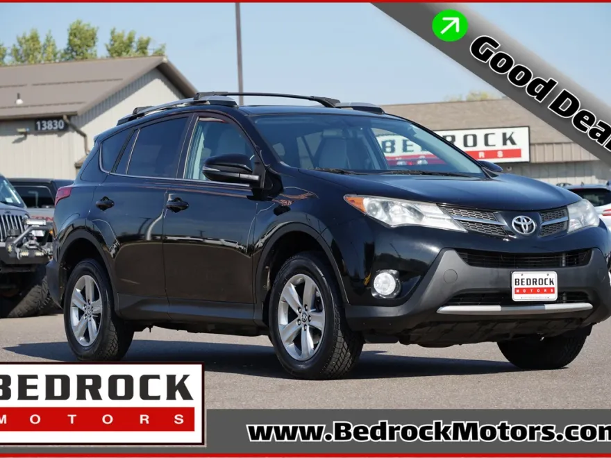 2015 Toyota RAV4 XLE photo 1
