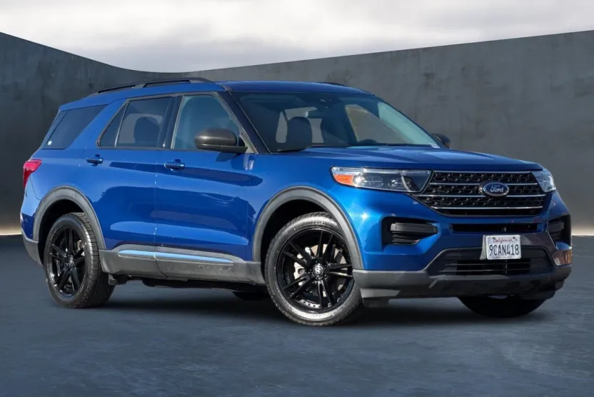 2022 Ford Explorer XLT photo 1