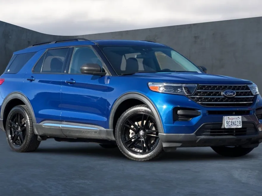 2022 Ford Explorer XLT photo 1