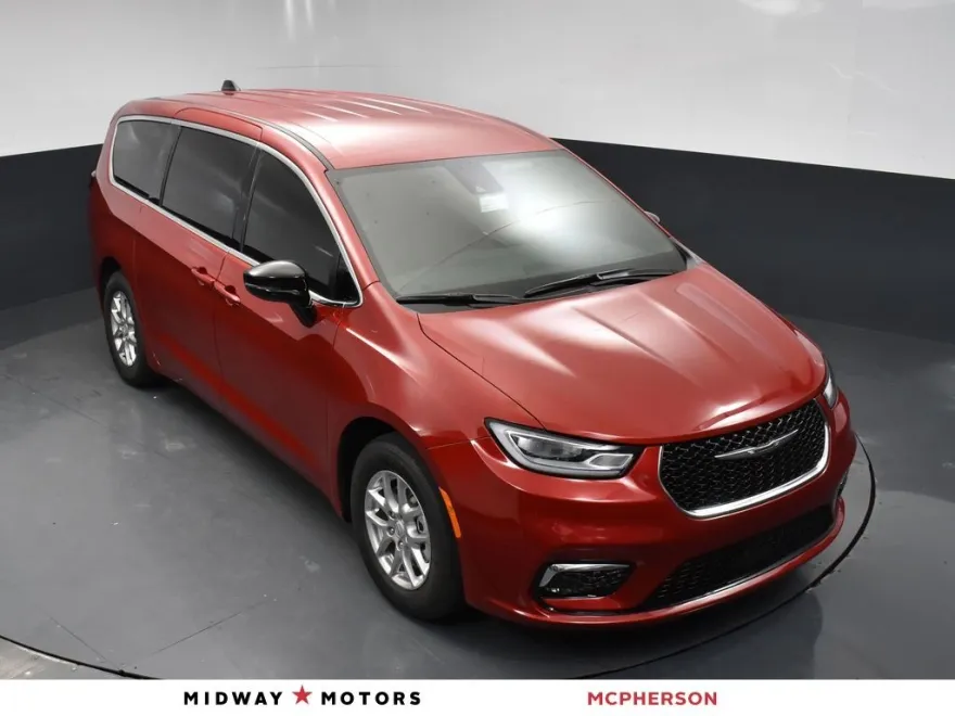 2025 Chrysler Pacifica photo 1