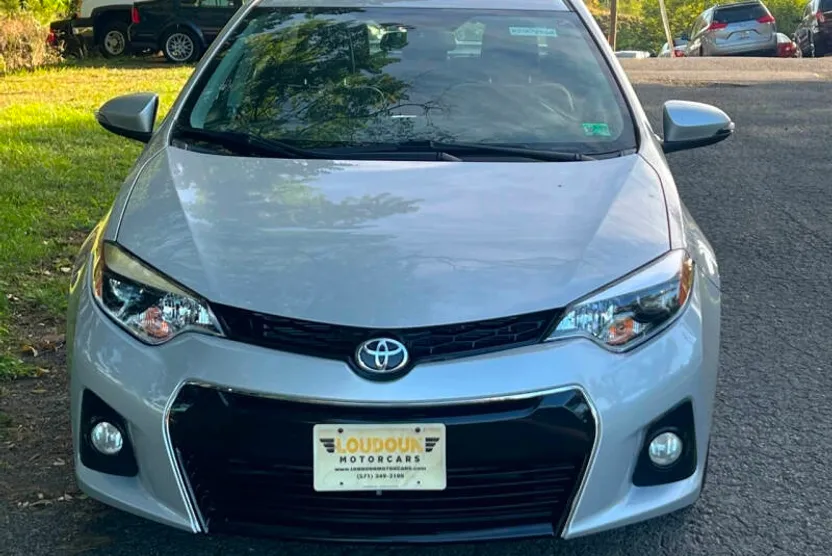 2015 Toyota Corolla Plus photo 1