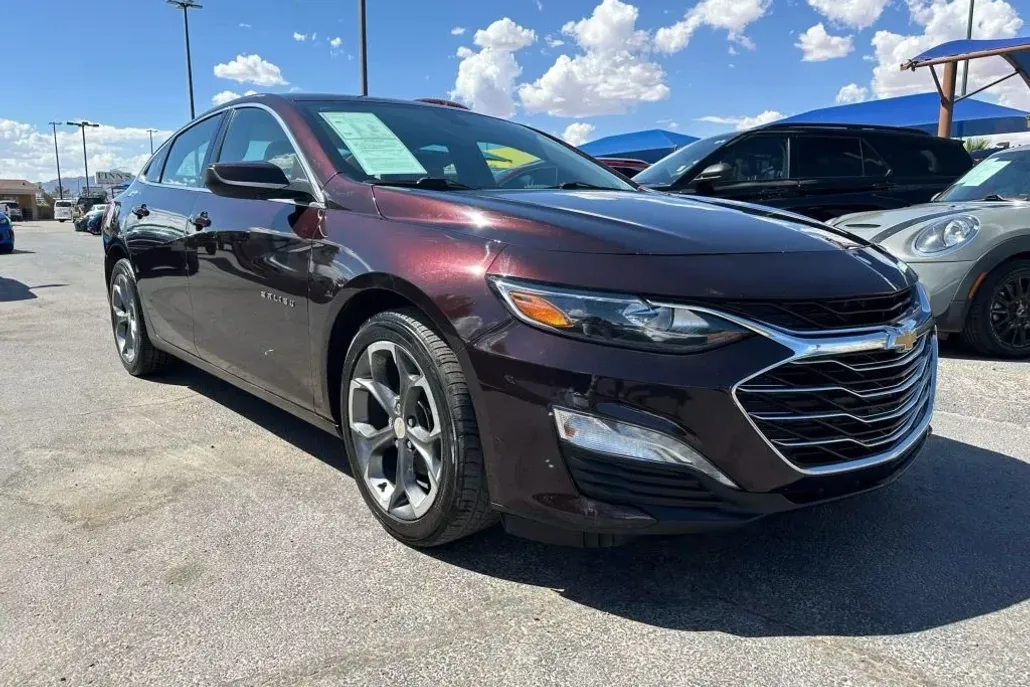 2021 Chevrolet Malibu 1LT photo 1