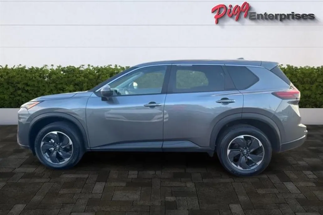 2024 Nissan Rogue SV photo 1