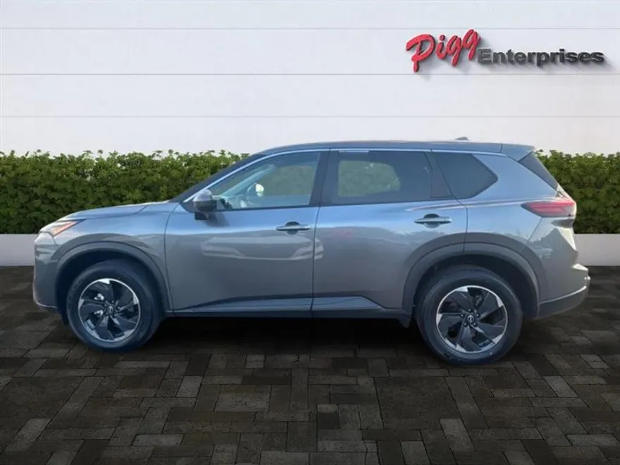 2024 Nissan Rogue SV photo 1