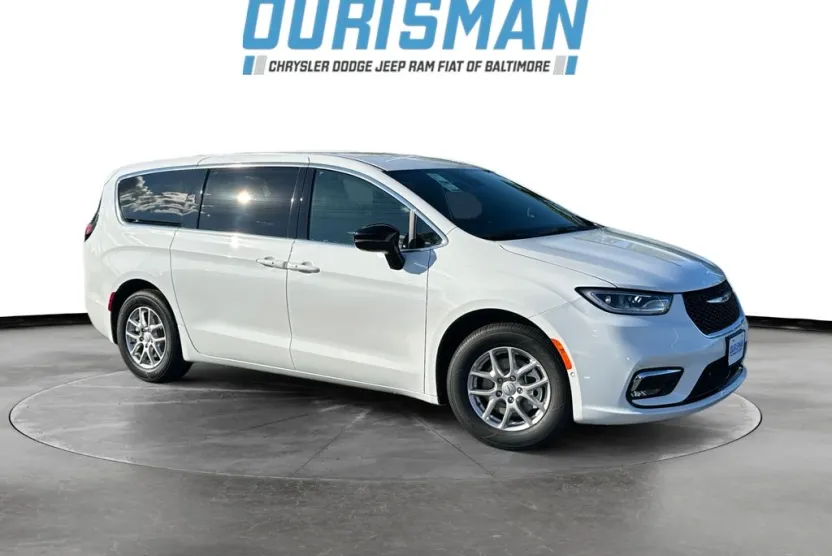 2026 Chrysler Pacifica photo 1