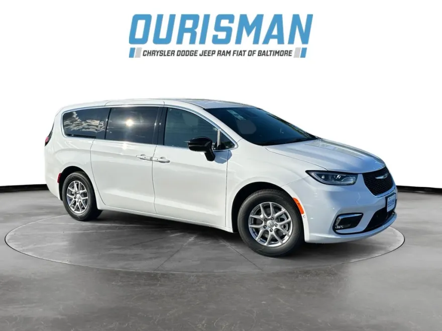 2026 Chrysler Pacifica photo 1