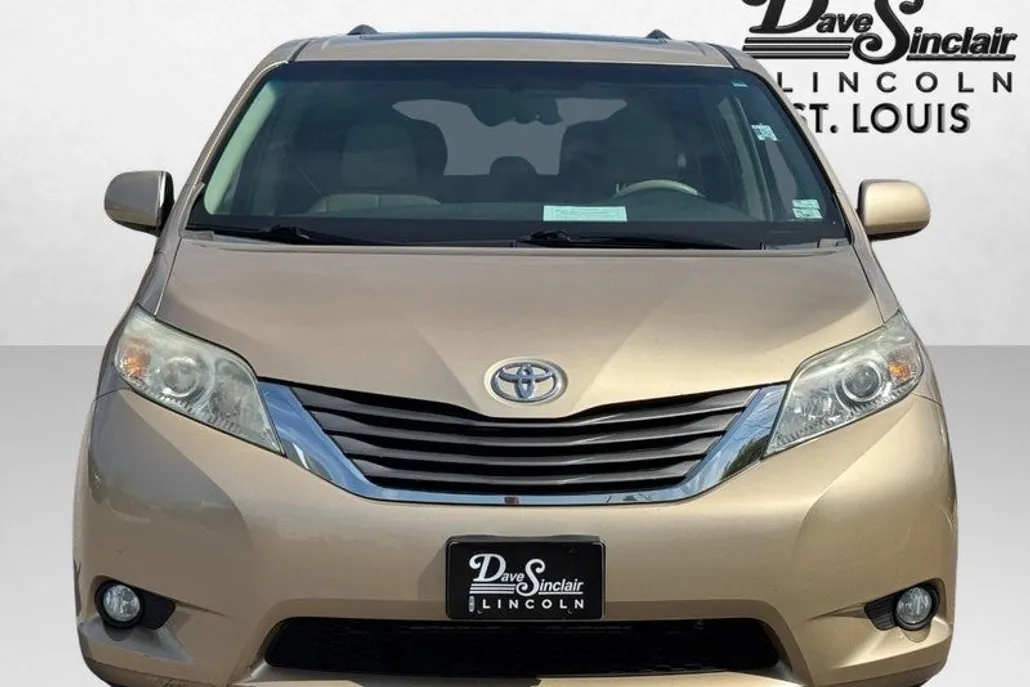 2011 Toyota Sienna XLE Premium photo 1