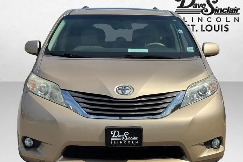 2011 Toyota Sienna XLE Premium photo 1