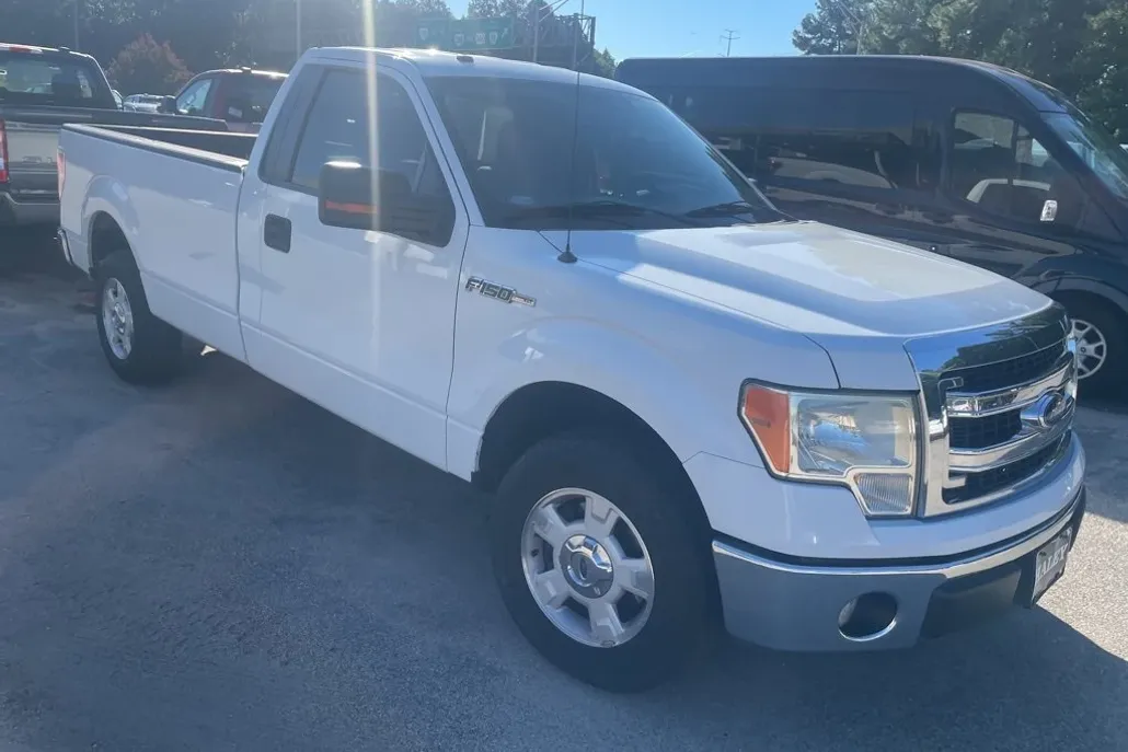 2013 Ford F-150 XLT photo 1