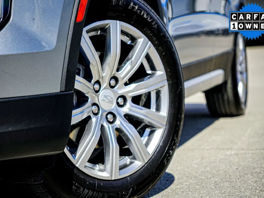2023 Cadillac XT4 Premium Luxury photo 1