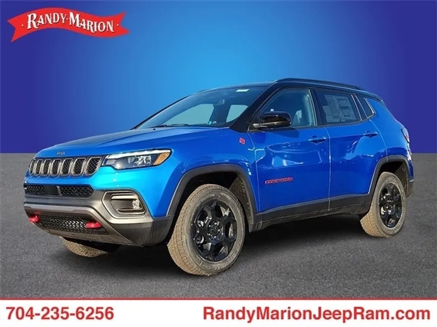 2024 Jeep Compass Trailhawk photo 1