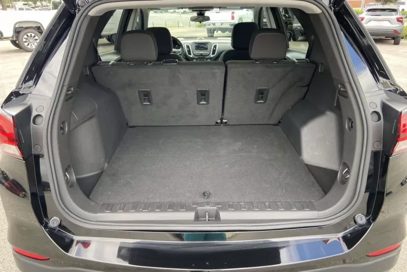 2022 Chevrolet Equinox LT photo 1