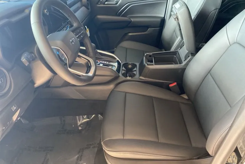 2026 Chevrolet Colorado Trail Boss photo 1